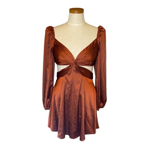 ASTR the label CUTOUT LONG SLEEVE MINI DRESS - Picture 3 of 3